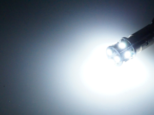 BA15S LED lamp xenon white - suitable for 12 & 24 volt use - for tail light, brake light, parking light and interior - EAN: 6090429147138