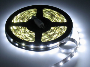 24 Volt LED strip wit 6000k voor vrachtwagen - 2.5 met silicone laag IP65 - EAN: 6090433433401