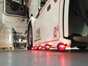 Lamp fitting dubbel BA15S gemonteerd in een Gylle breedtelamp
