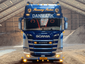 Scania Next Gen vrachtwagen met DRL unit WARM WIT