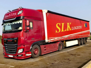 DAF XF met LED lichtplaat op de cabine