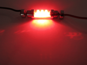 Festoon LED buislamp 24 volt ROOD - LED interieur lamp die past in een buislamp aansluiting - te monteren in vrachtwagen, trailer en camper als deze op 24volt is aangesloten - LED lamp is voorzien van 6 LED punten - EAN: 7448152998937