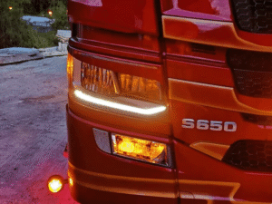 Scania Tagfahrlicht Xenonweiß – Modell S – Modell R – Baujahr 2016+ – LED Scheinwerfer Next Gen – ADL40841